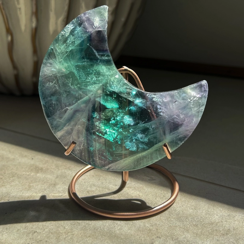 Luna in Fluorite Arcobaleno